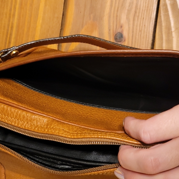 Authentic Cesare Paciotti double-stitched leather bag - Picture 6 of 13